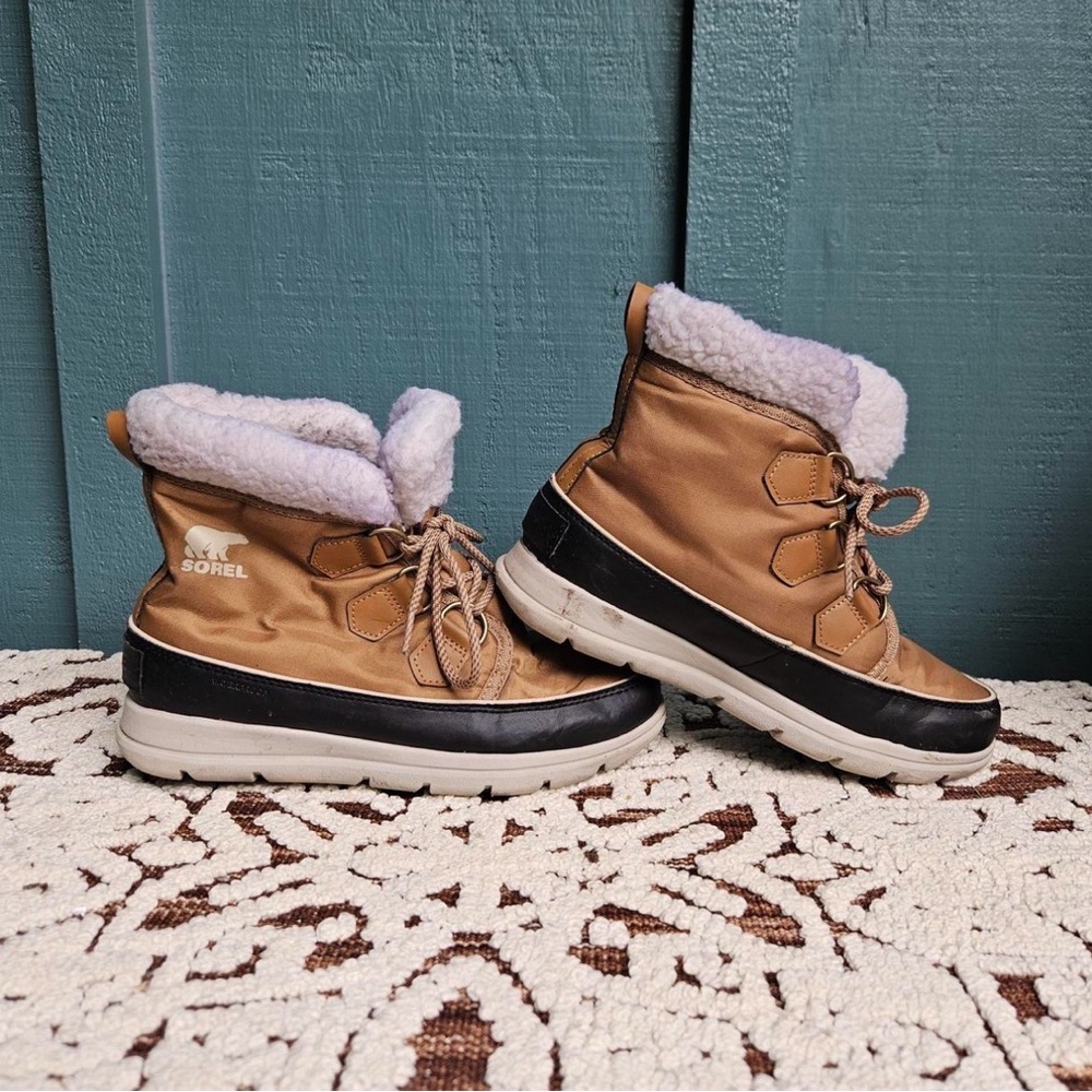 Sorel Tan and Black Lace-Up Sherpa-Lined Ankle Boots